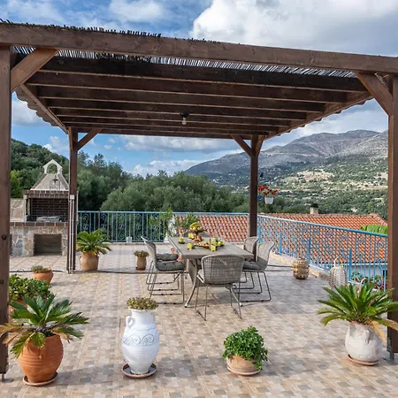 فيلة Lemon Tree Garden Near Mirtos