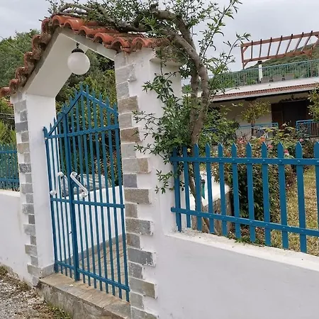 Lemon Tree Garden Near Mirtos Vila *