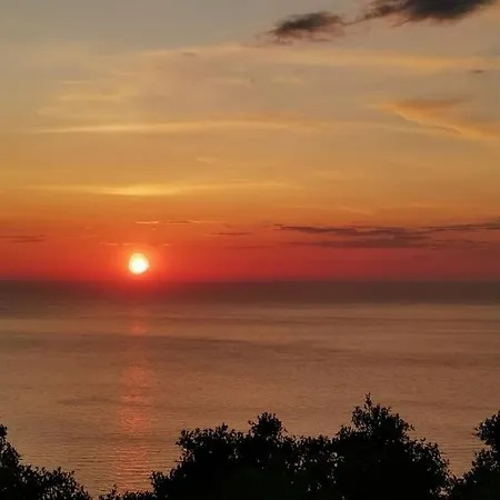 Lemon Tree Garden Near Mirtos Вилла