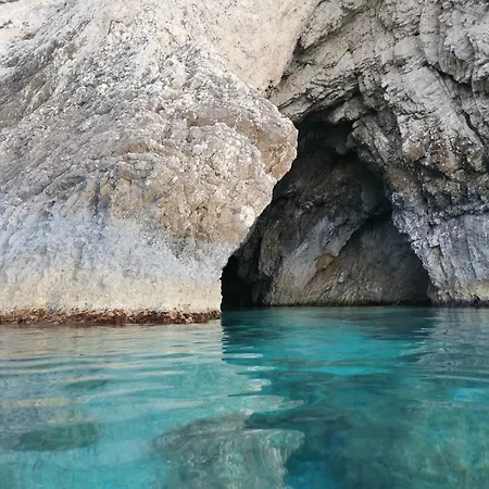 Вилла Lemon Tree Garden Near Mirtos *