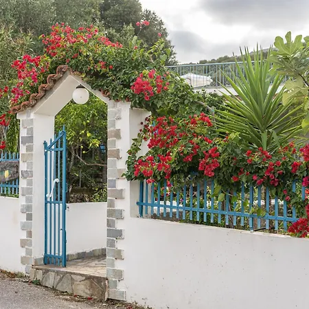빌라 Lemon Tree Garden Near Mirtos Divarata