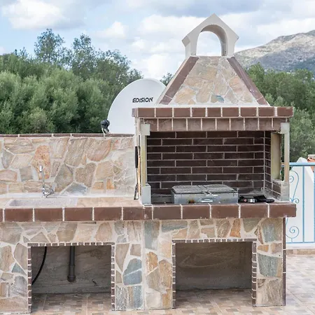 빌라 Lemon Tree Garden Near Mirtos *