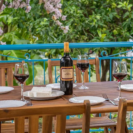 빌라 Lemon Tree Garden Near Mirtos Divarata